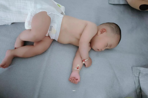 巴中宝宝夏天要穿袜子吗